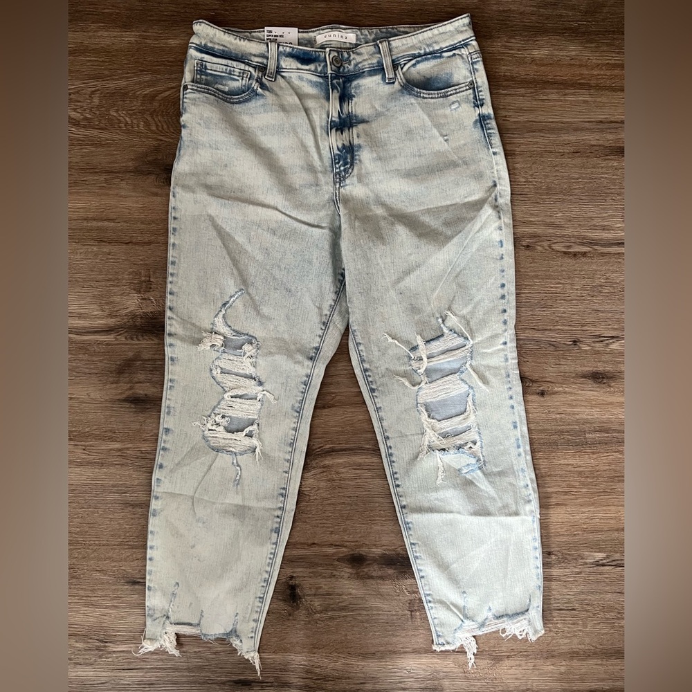 Women’s Super High Rise Mom Jeans